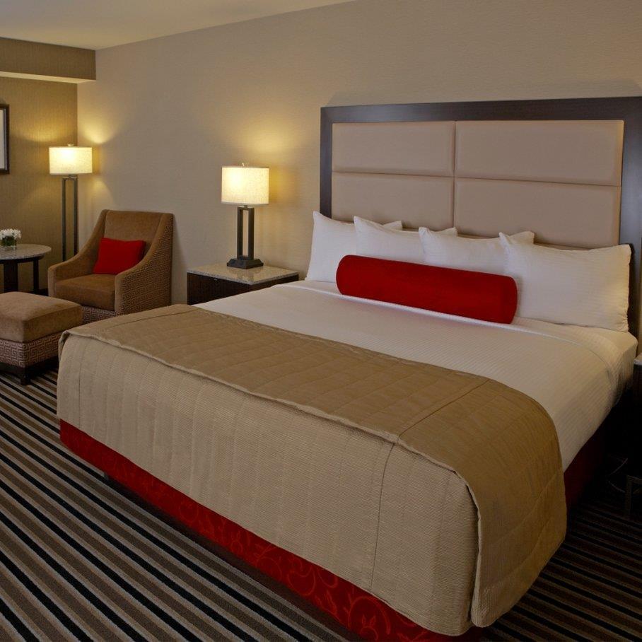 The Madison Concourse Hotel Room photo