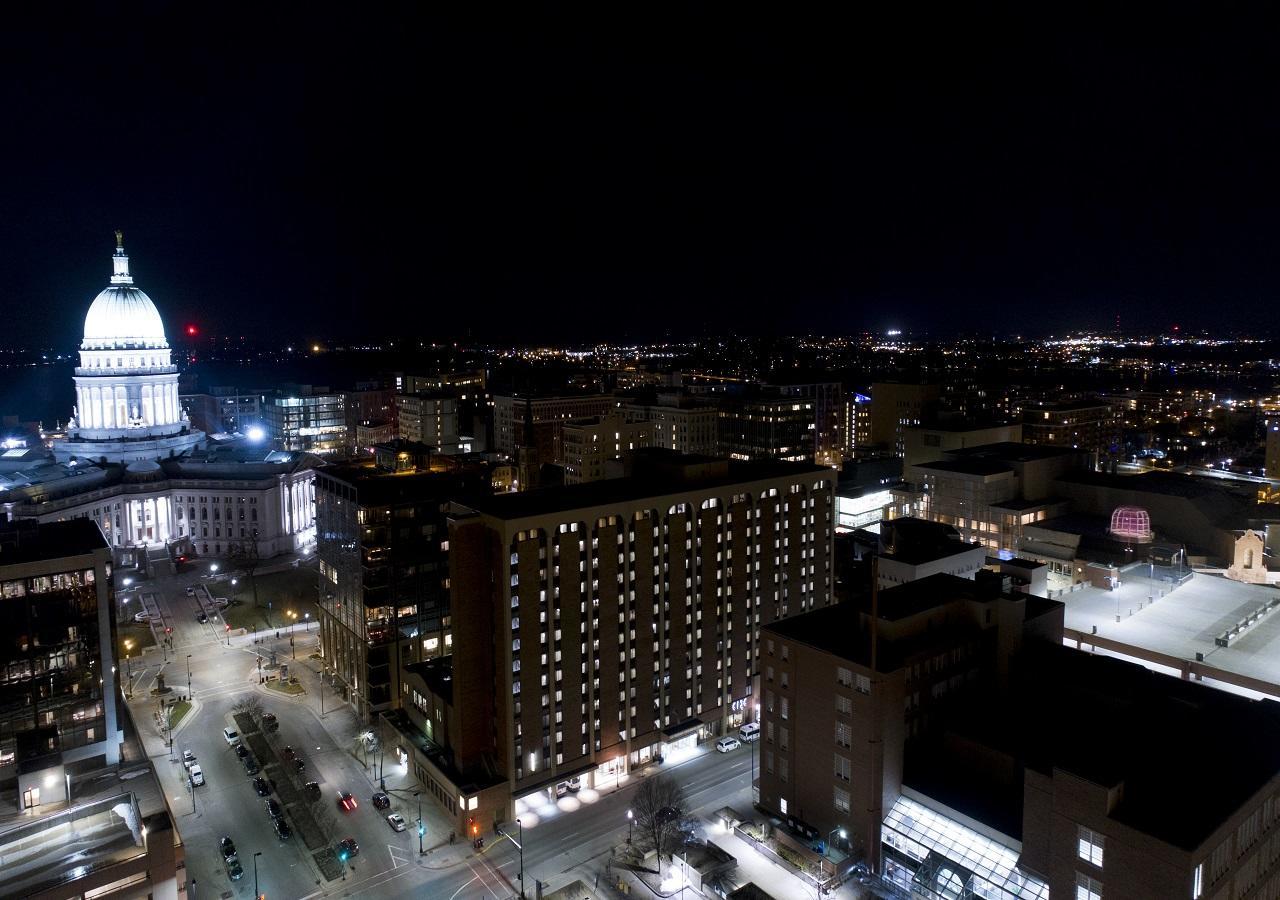 The Madison Concourse Hotel Exterior photo